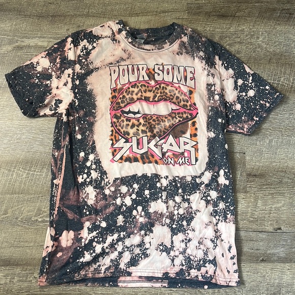 Pour Some Sugar On Me Tee Size Large - Picture 1 of 4